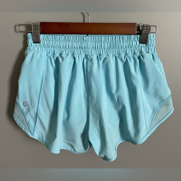 Lululemon Hotty Hot Short II 4 - Picture 4 of 6